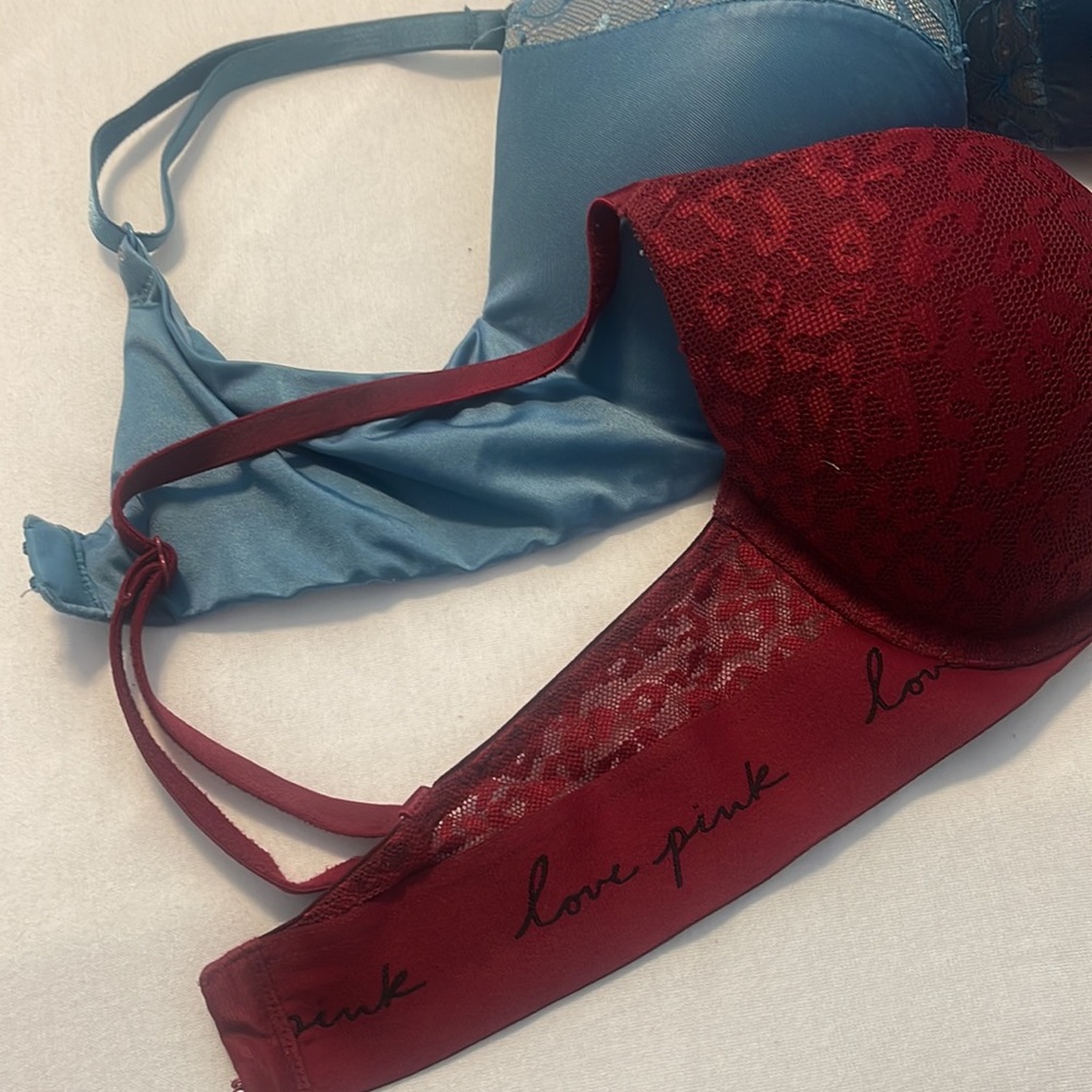 2 Bras - Picture 2 of 4